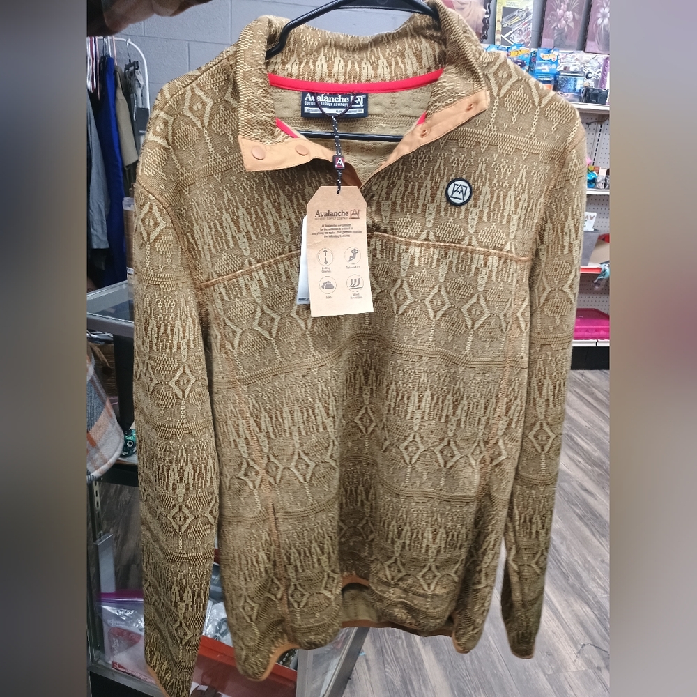 AVALANCHE OUTDOOR SUPPLY COMPANY TAPESTRY PRINT PULLOVER LONG SLEEVE  MED NWT